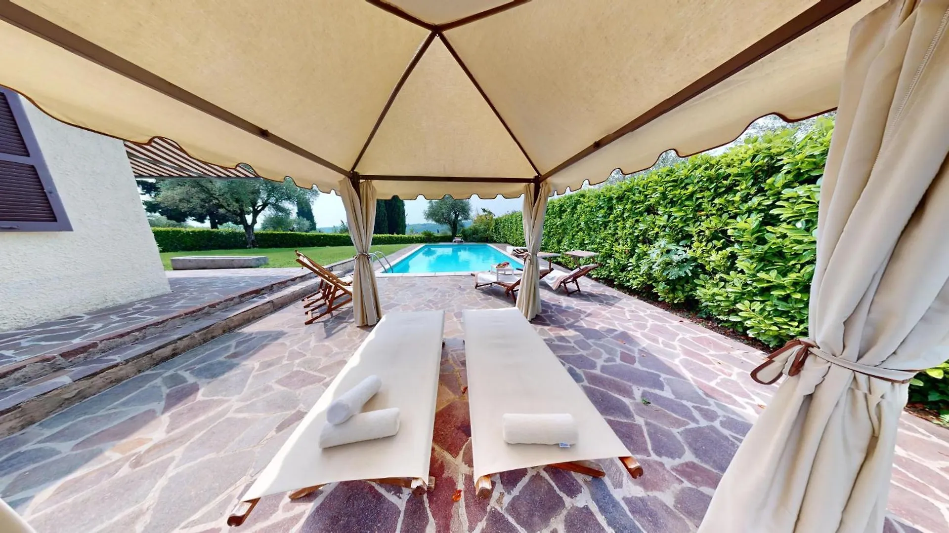 Villa Oleandri-Bgl 萨罗