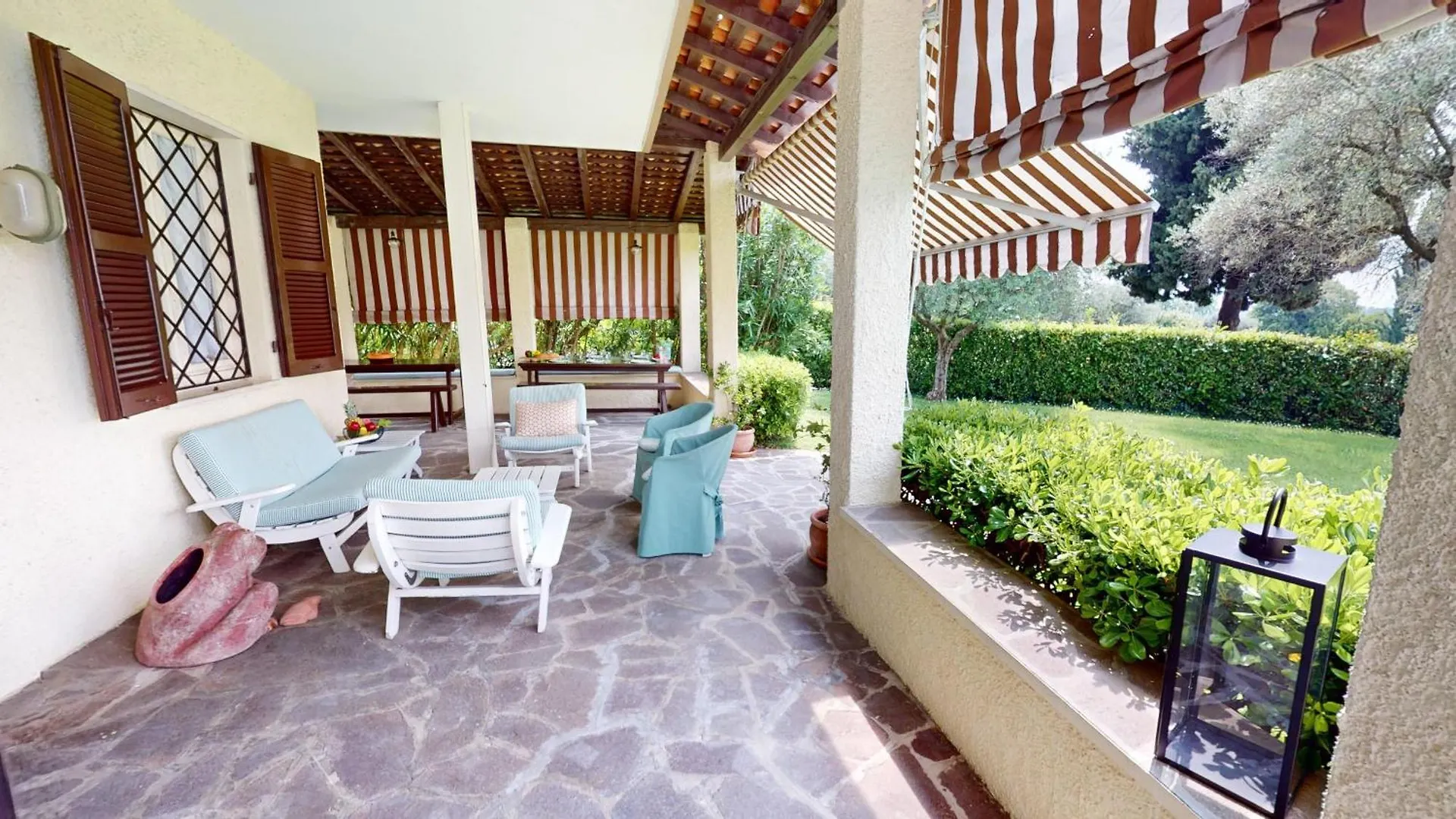 Villa Oleandri-Bgl 萨罗