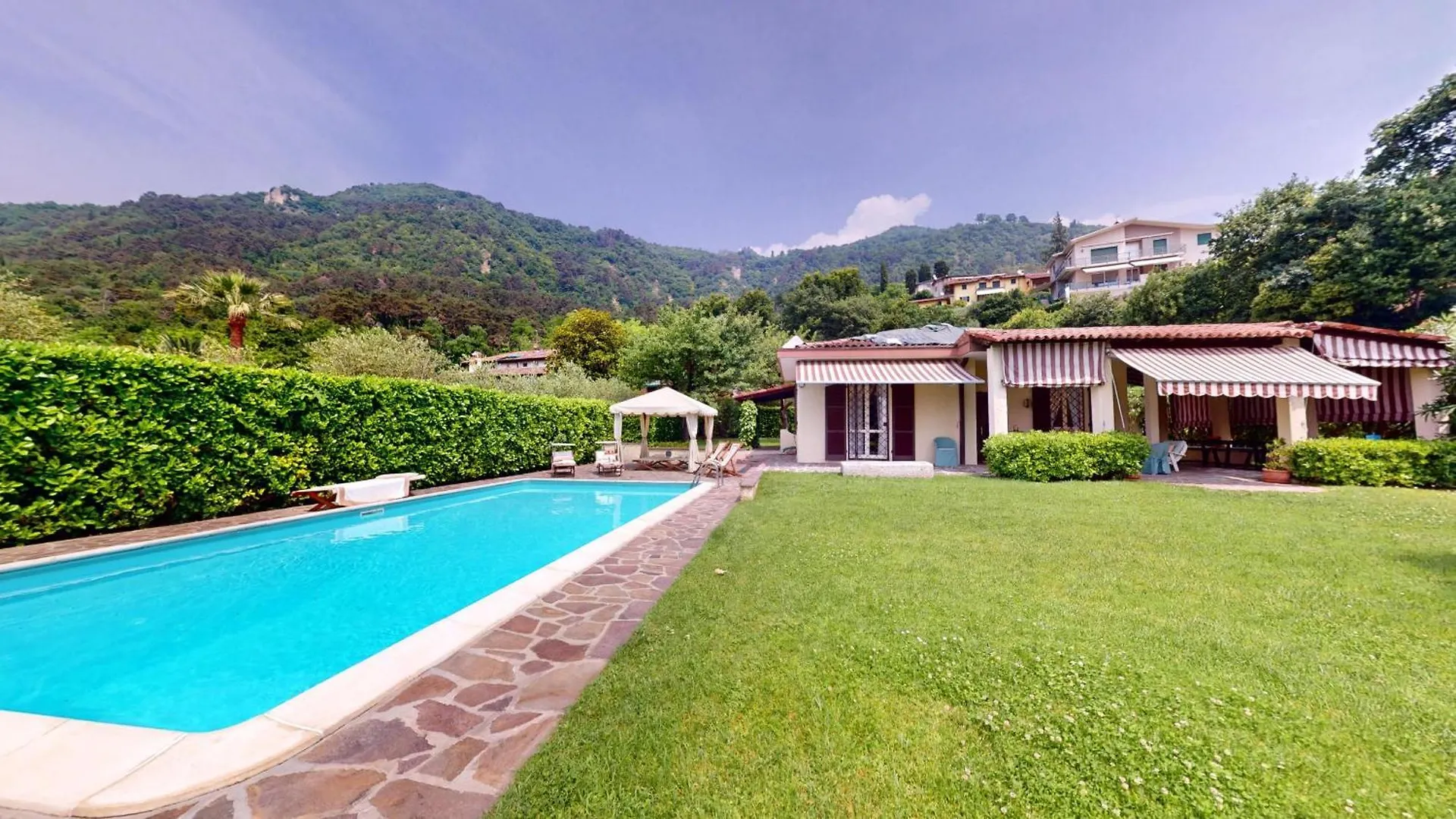 Villa Oleandri-Bgl 萨罗